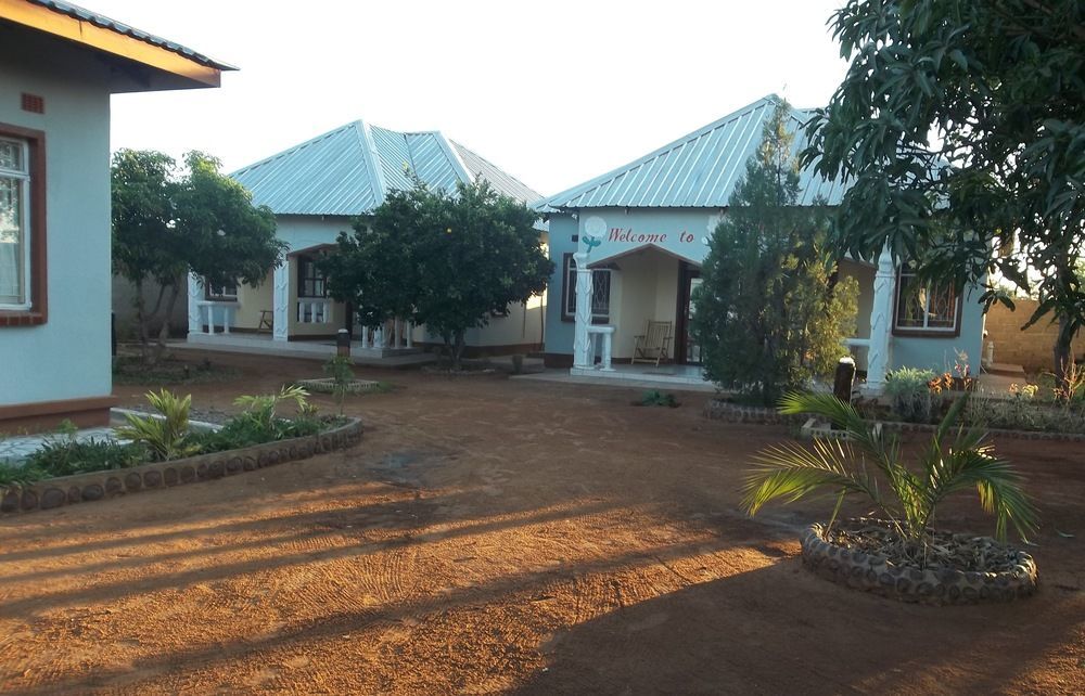 White Rose Lodge Livingstone Exterior photo